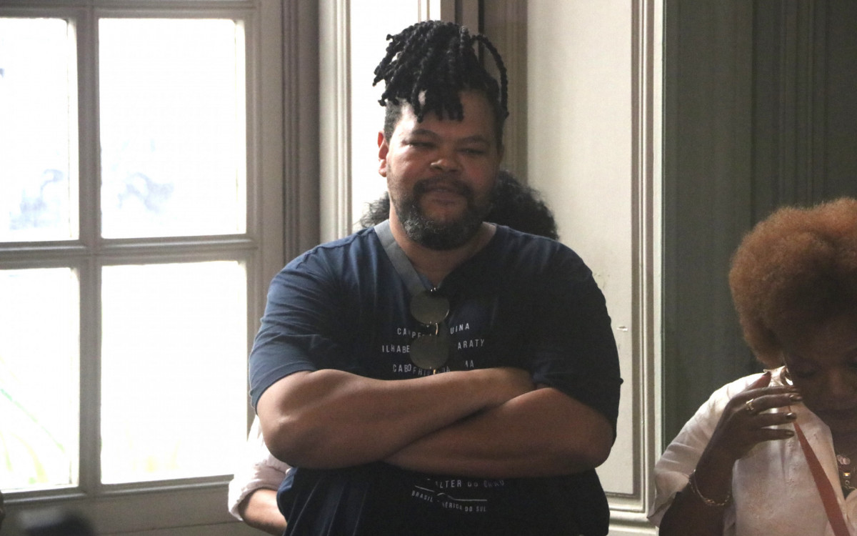 Babu Santana esteve no vel&oacute;rio de Cac&aacute; Diegues