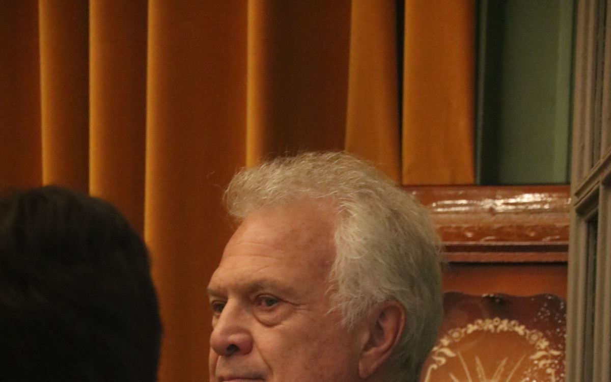 Pedro Bial esteve no vel&oacute;rio de Cac&aacute; Diegues