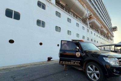 Mulher é detida pela Polícia Federal dentro de cruzeiro atracado no porto do Rio