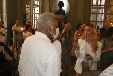 Amigos e familiares se despedem de Cacá Diegues