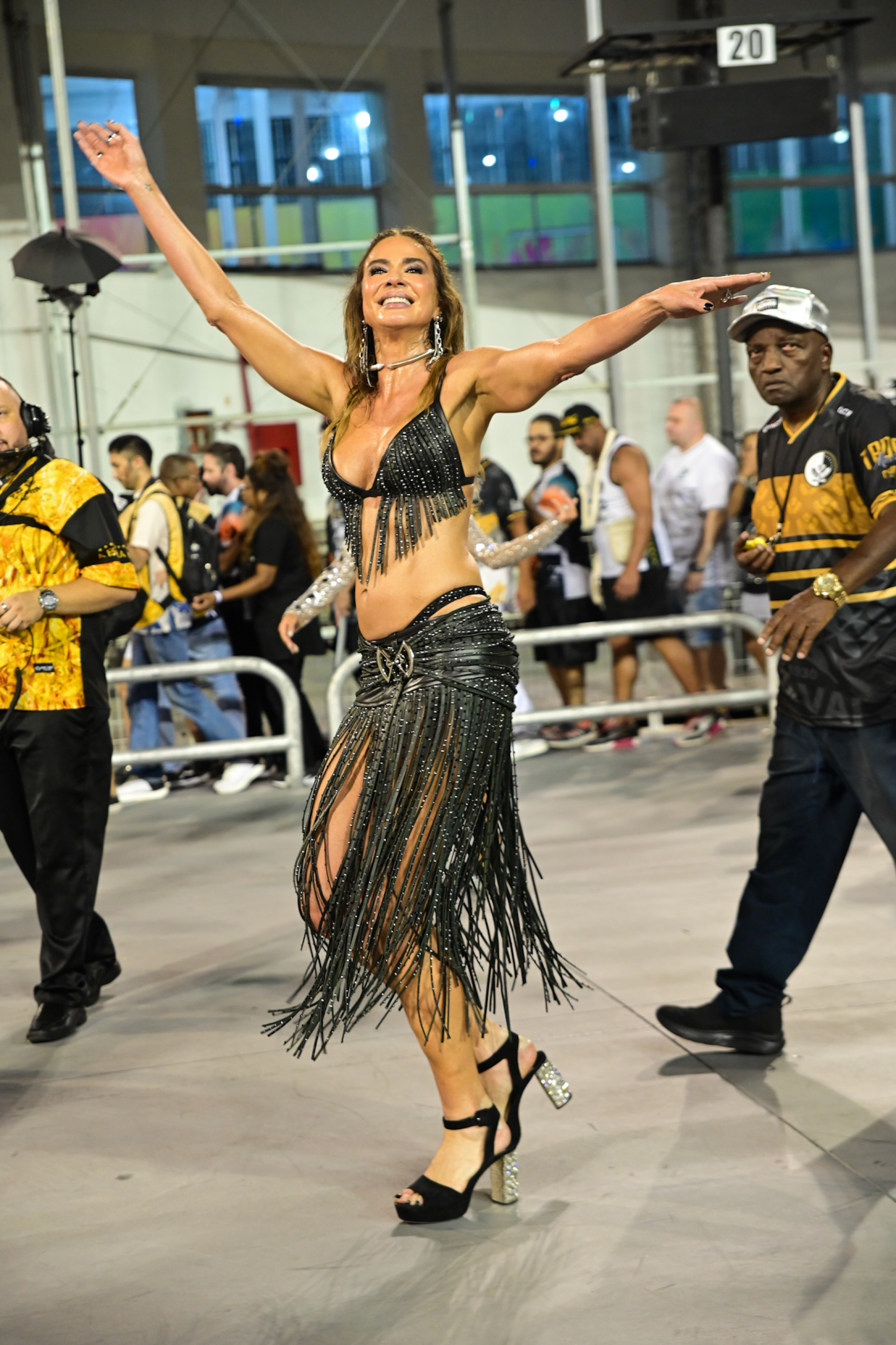 Luciana Gimenez participa do ensaio técnico da 'Vai-Vai' - Leo Franco / AgNews