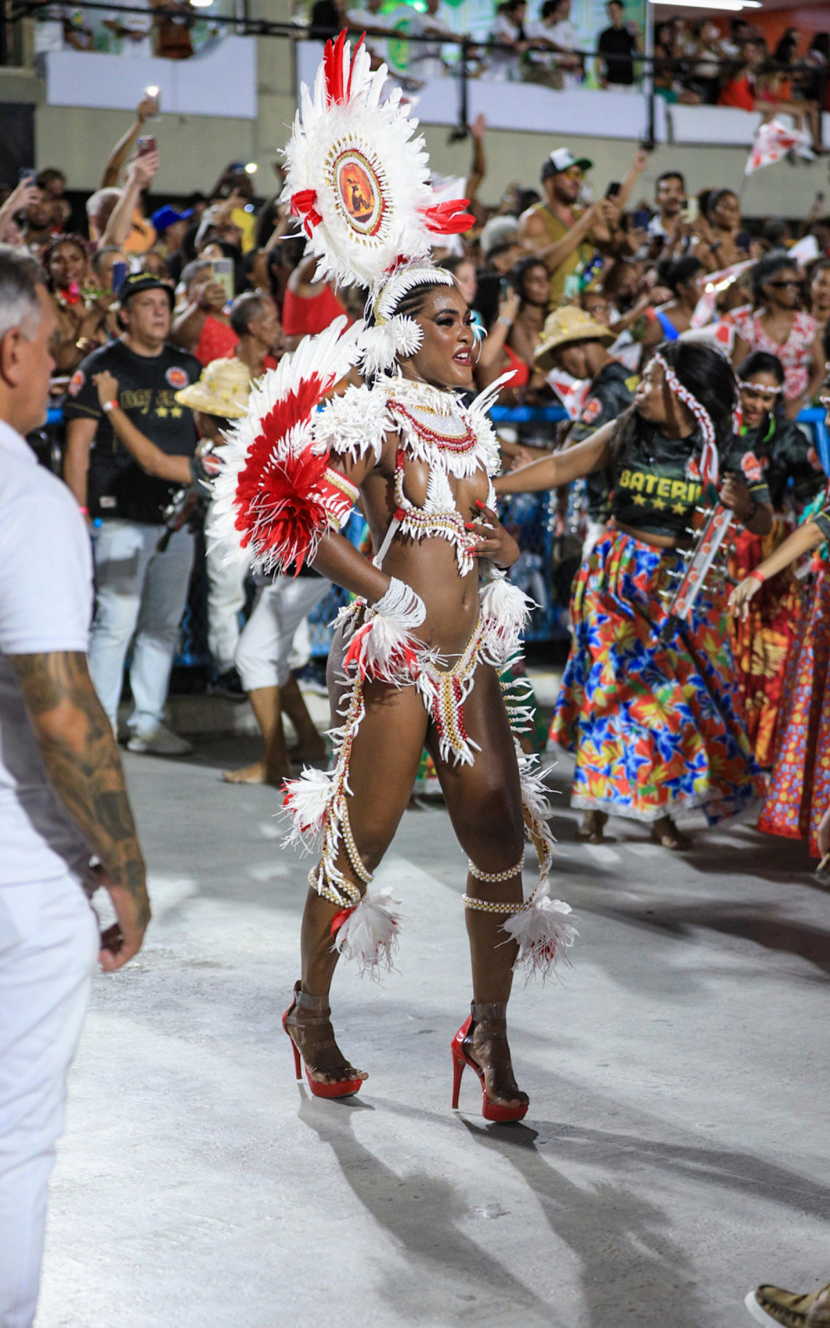 Erika Januza durante o ensaio da Viradouro na Sapucaí
