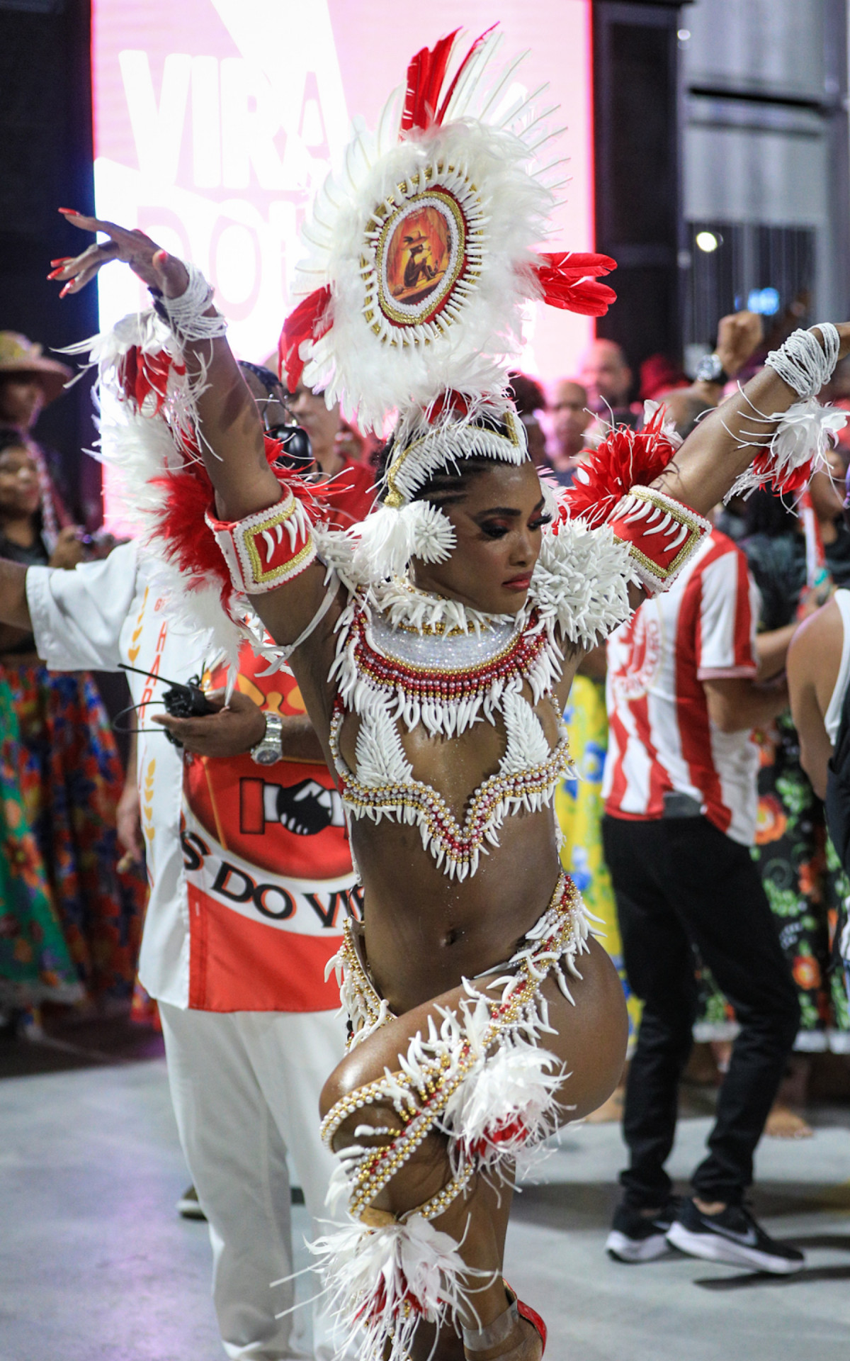Erika Januza durante o ensaio da Viradouro na Sapucaí