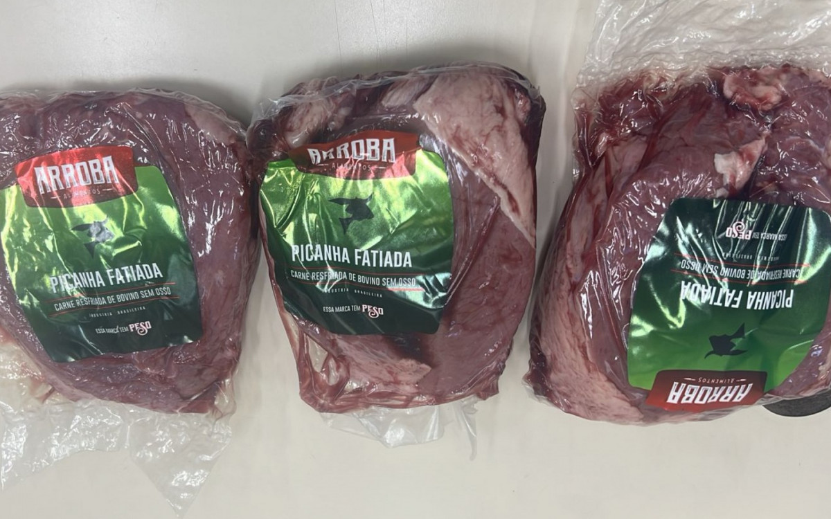 Duas das três peças estavam escondidas nas pernas do homem