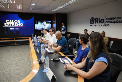 Com calor extremo, Paes mantém carnaval de rua e pede consciência à população