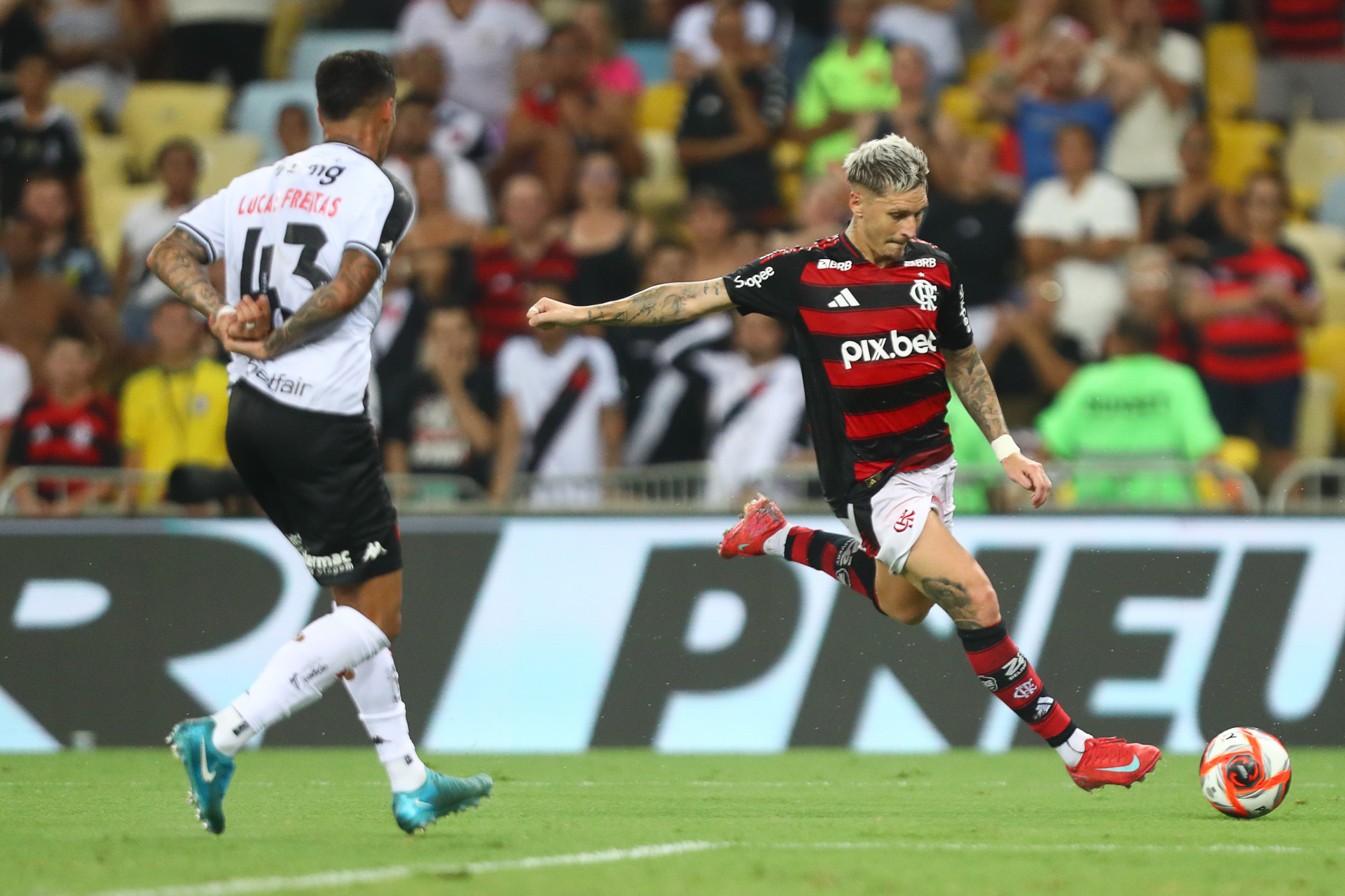 Flamengo derrotou o Vasco por 2 a 0 - Gilvan de Souza / Flamengo