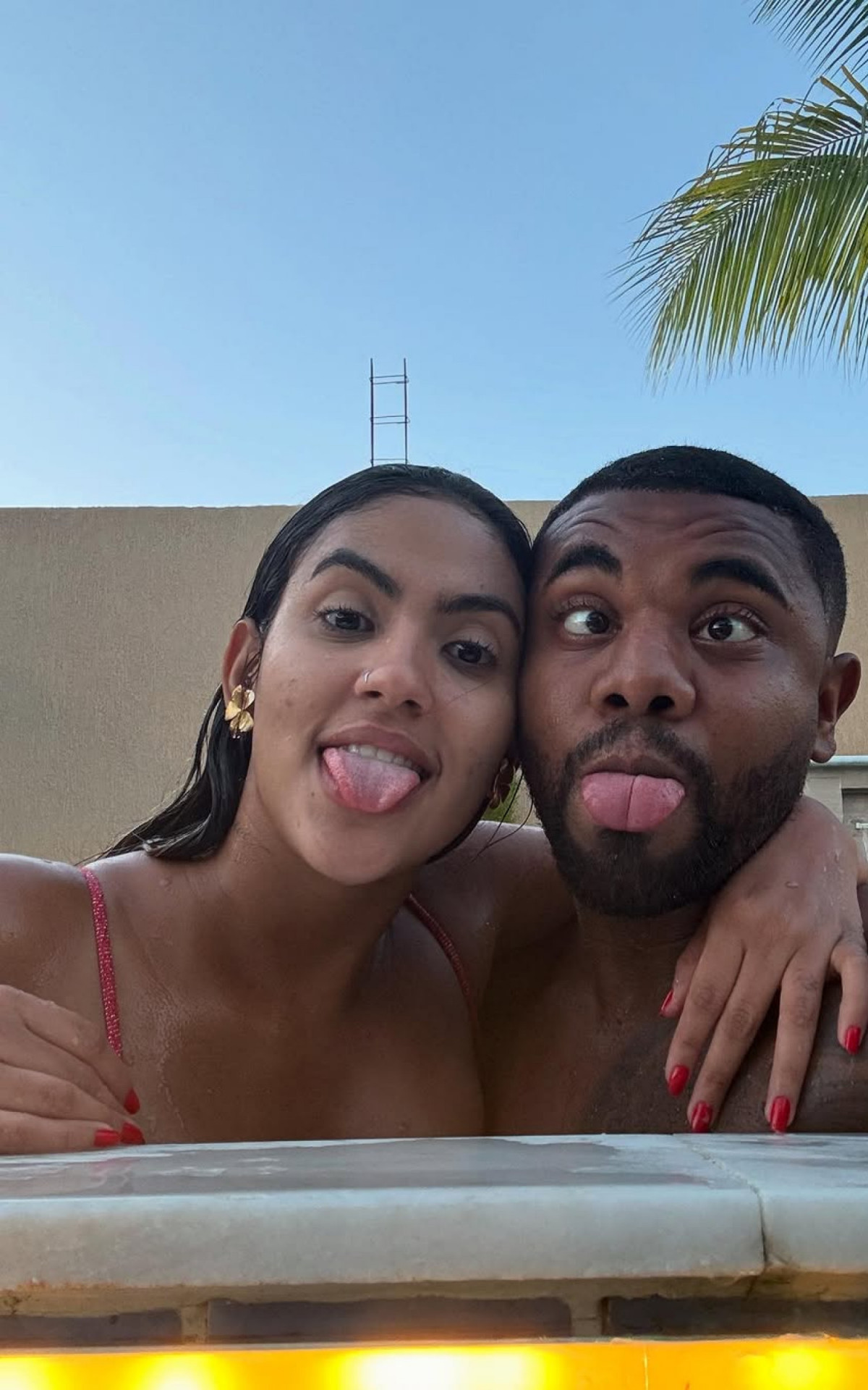 Davi Britto e a namorada Adriana Paula - Reprodução/Instagram