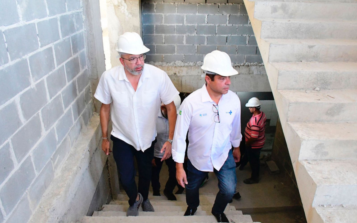 O secretário de Saúde, Eduardo Feital,  acompanhou o prefeito Márcio Canella na vistoria

 