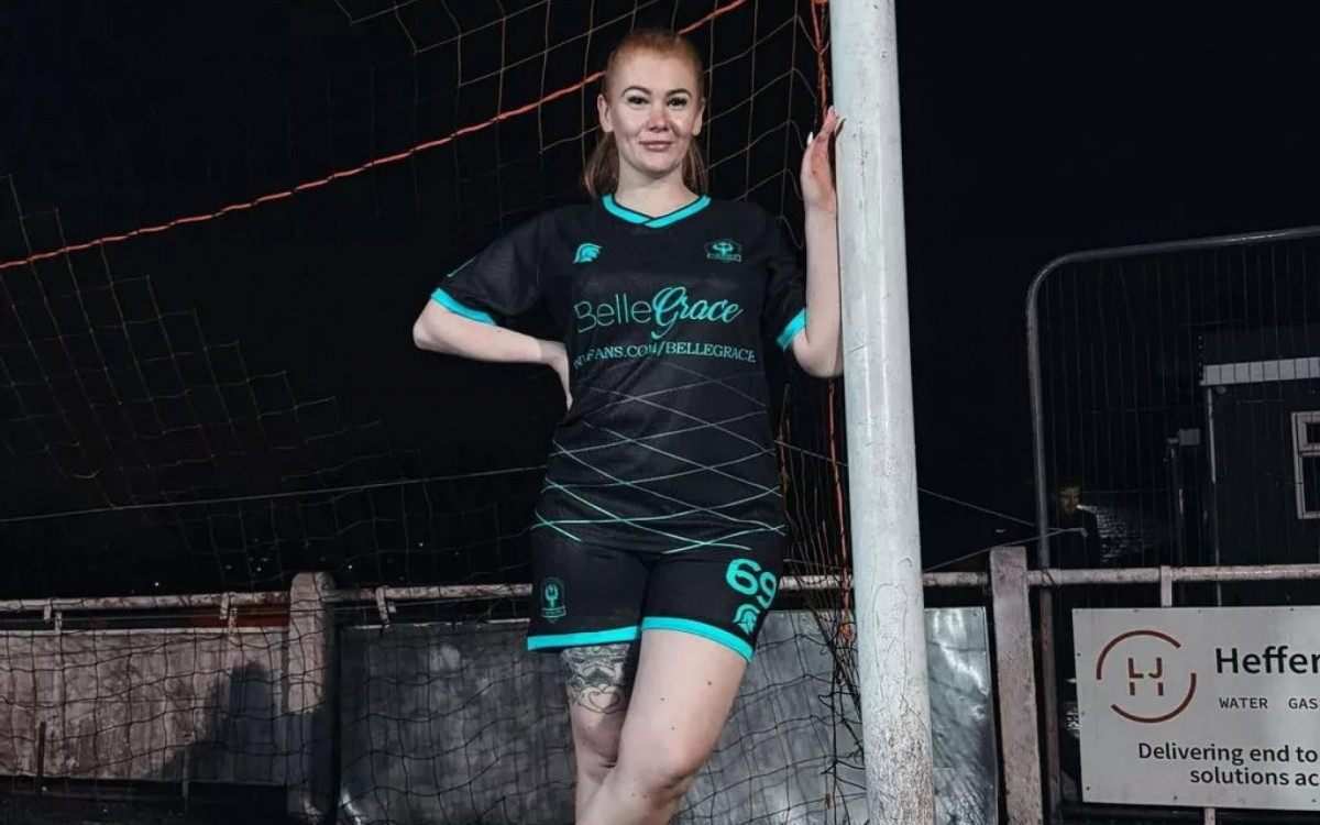 Atriz pornô Belle Grace vai patrocinar time de liga amadora da Inglaterra