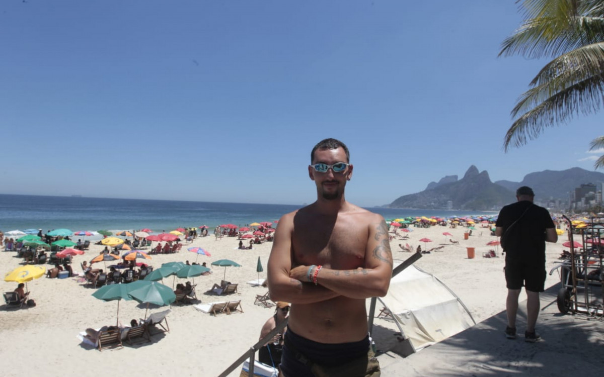 Augusto Nicolas revelou que o intenso calor chega a atrapalhar as vendas na praia