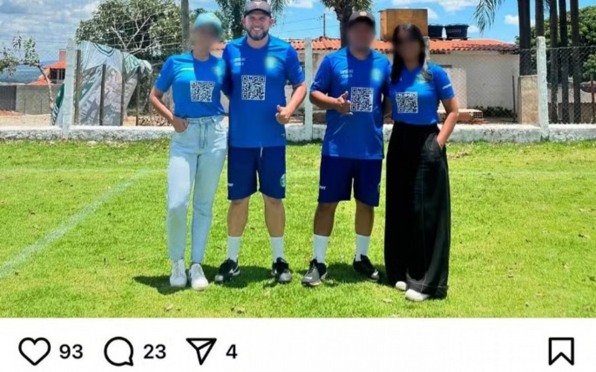 Macarrão, amigo de Bruno, trabalha como treinador de goleiros em escolinha