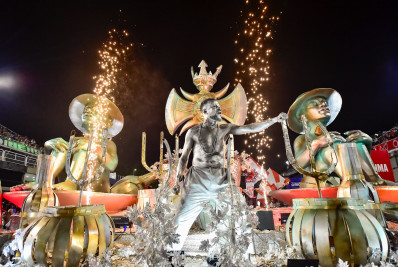 Penúltimo fim de semana de ensaios do Grupo Especial na Sapucaí registra público de 80 mil pessoas