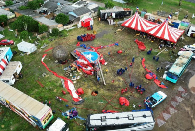 Vídeo: lona de circo desaba durante temporal e deixa 15 feridos no RS