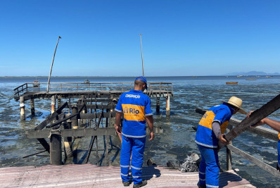 Píer de praia em Pedra de Guaratiba começa a ser reconstruído