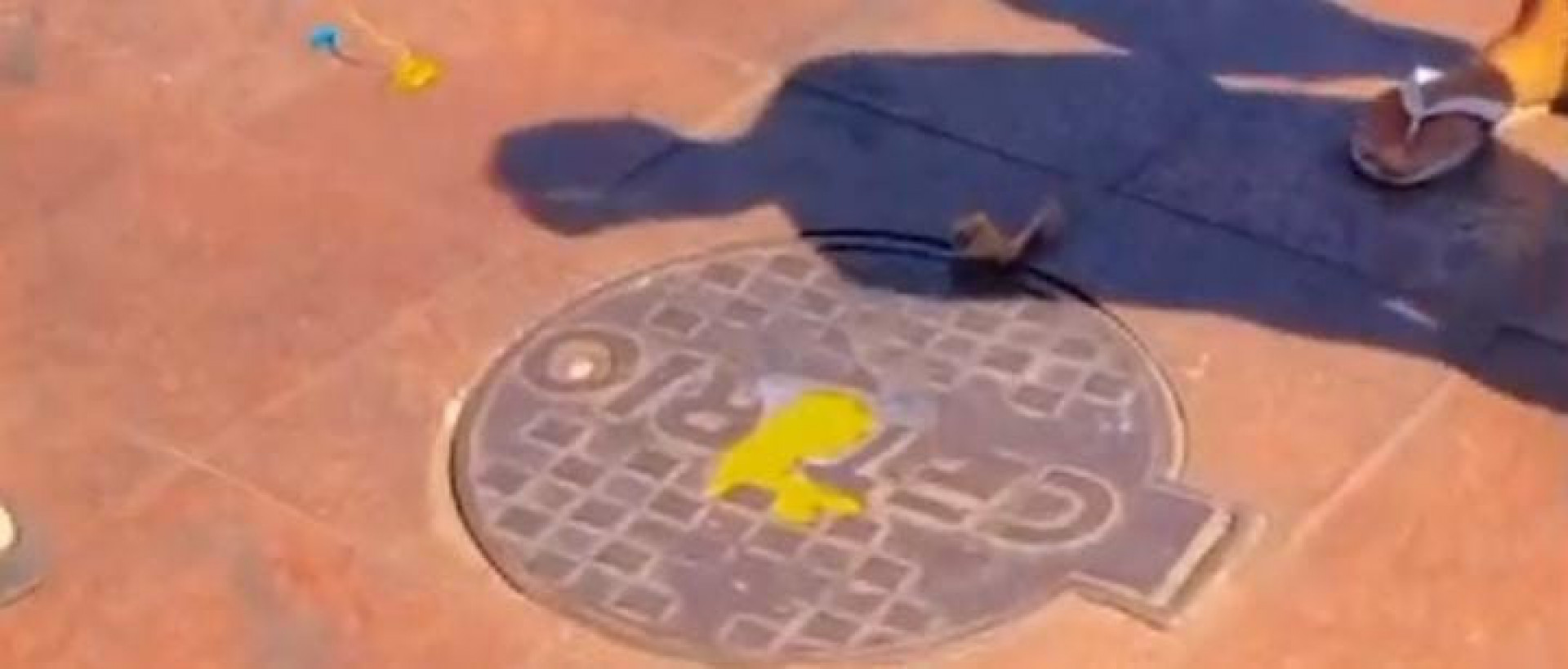 Moradores de Bangu fritaram ovo em tampa de bueiro, devido a alta temperatura