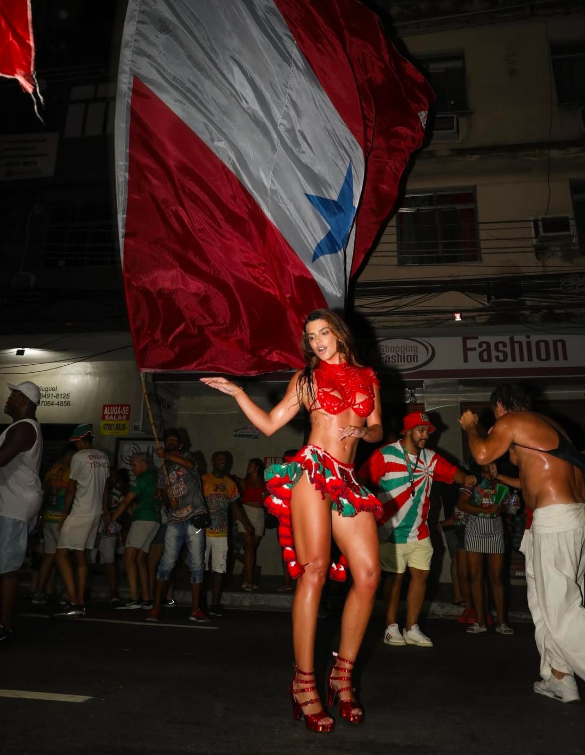Mariana Goldfarb irá desfilar como musa da Grande Rio - Reprodução Instagram / LUFZ
