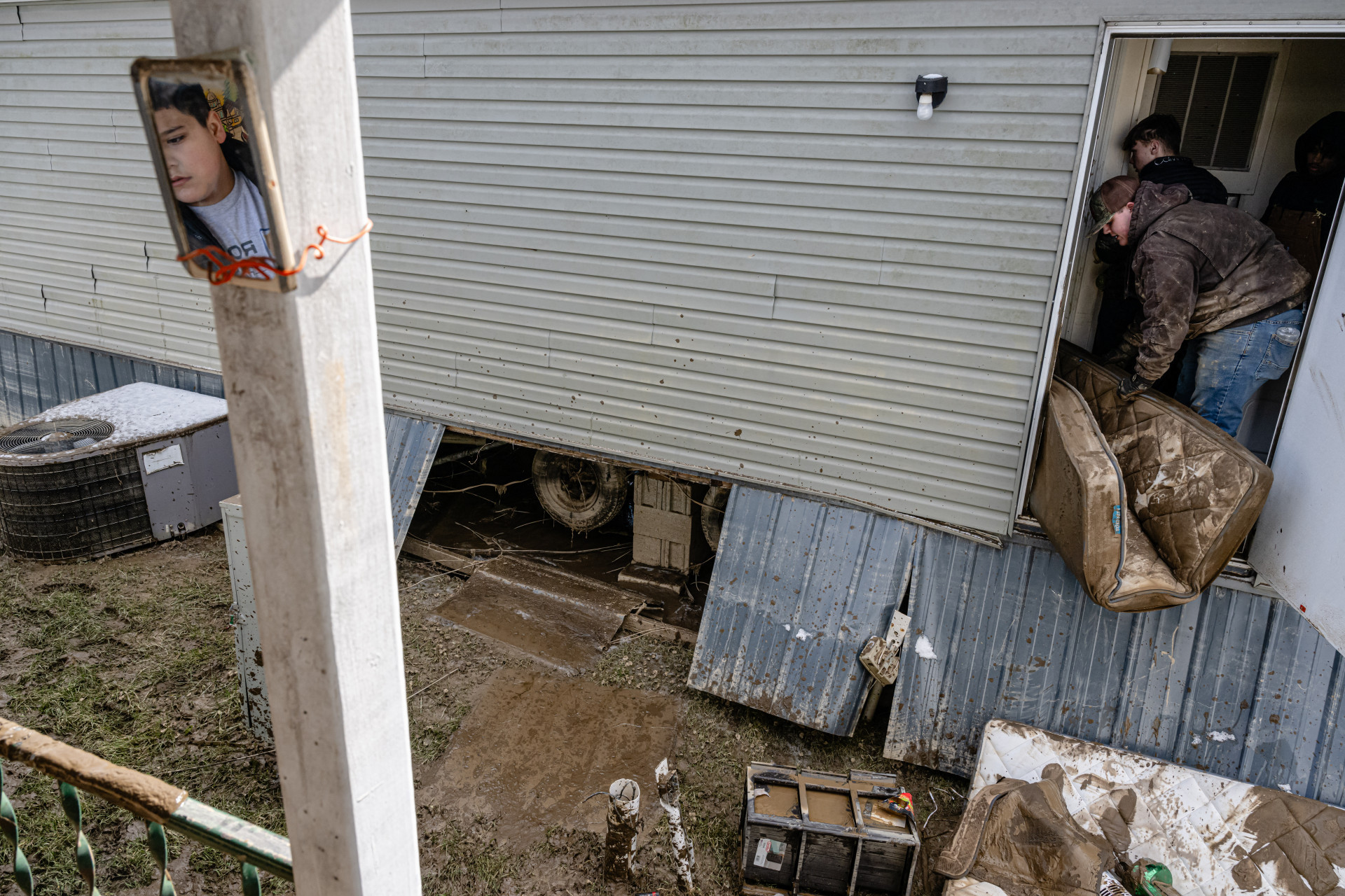 Diversos norte-americanos perderam itens pessoais na tempestade - AFP