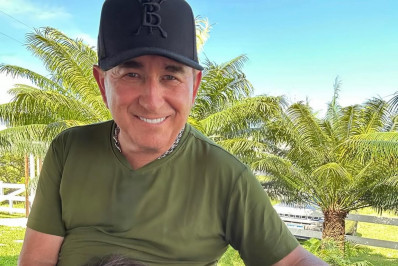 Amado Batista ganha declaração de namorada 51 anos mais jovem: 'Te amo' 