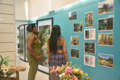 Caxias Shopping recebe exposição fotográfica que une natureza e moda