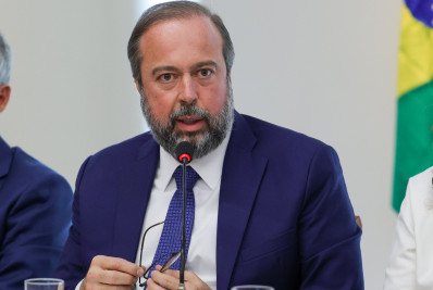 Ministro de Minas e Energia diz que governo deve 'remodelar' setor nuclear brasileiro