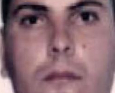 PM é morto a tiros dentro de carro em Bangu; veículo blindado não resistiu ao ataque