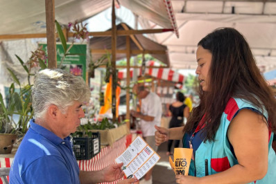 Vigilância em Saúde leva conscientização sobre a dengue e o uso de alimentos para Itaipuaçu