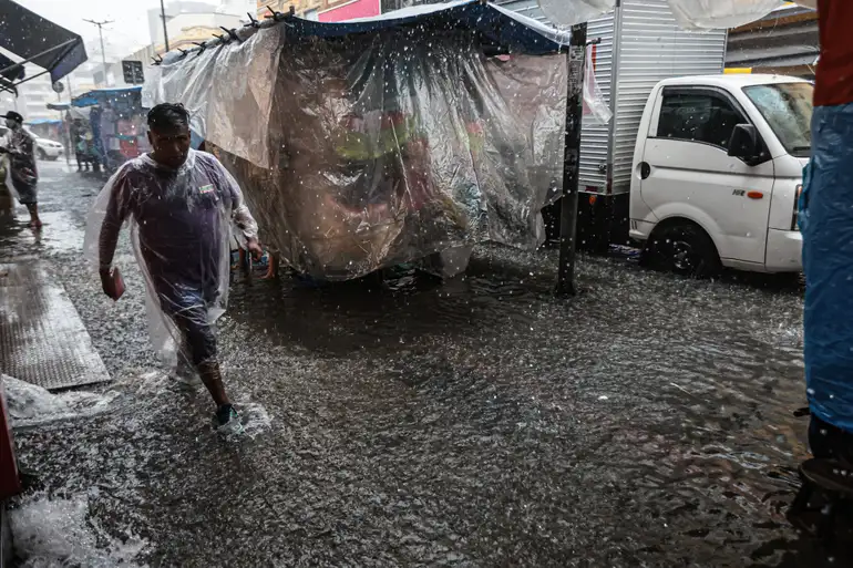 Tempestade causa desvios e cancelamentos de voos no Aeroporto de Guarulhos