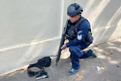 PM prende 05 suspeitos com pistola e cinto tático em Belford Roxo