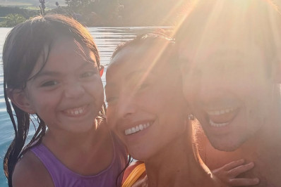 Sabrina Sato mostra momentos fofos com Nicolas Prattes e Zoe