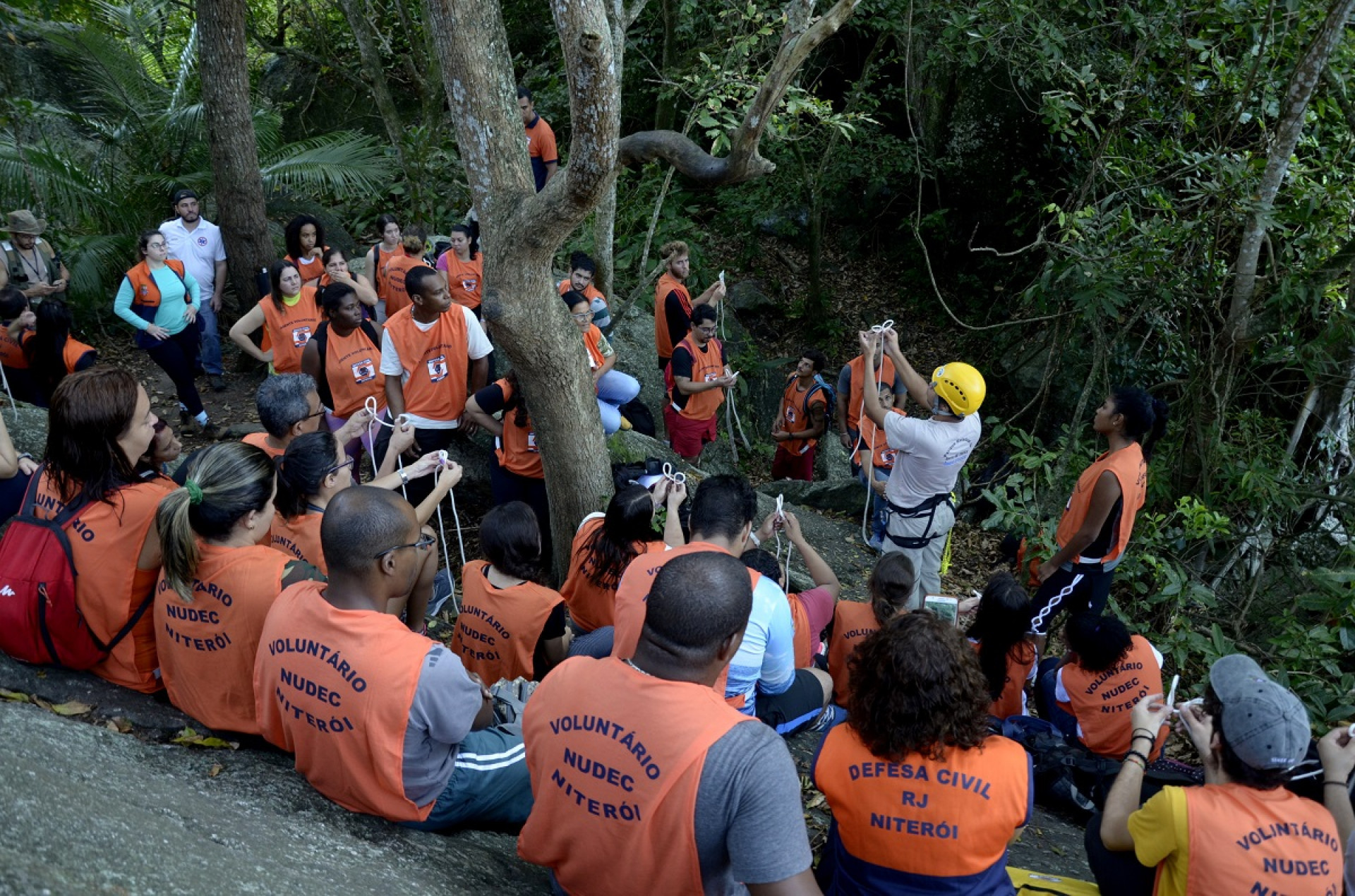 Agentes da Defesa Civil, lideranças comunitárias e voluntários dos Núcleos de Defesa Civil (Nudecs) - Divulgação / Prefeitura de Niterói