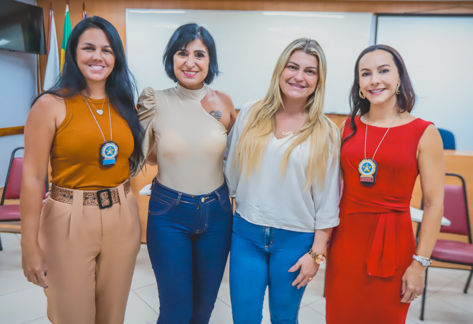A inspetora Ver&ocirc;nica Lacerda, a subsecretaria Ruth Tebaldi, a vice-prefeita Dra. Let&iacute;cia Costa e a delegada da DEAM, Vanessa Martins - Gilberto Rocha