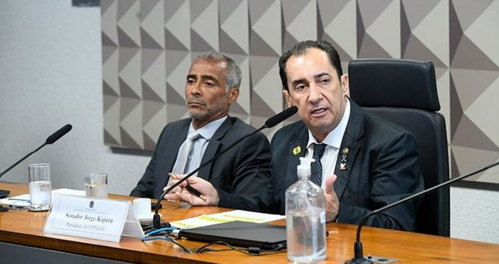 Os senadores Rom&aacute;rio e Jorge Kajuru - Ag&ecirc;ncia Senado