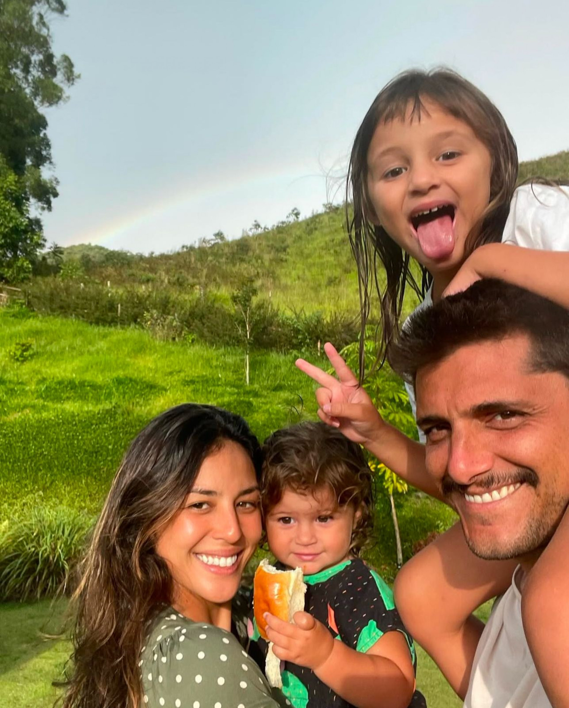 Yanna Lavigne com a família  - Reprodução Instagram