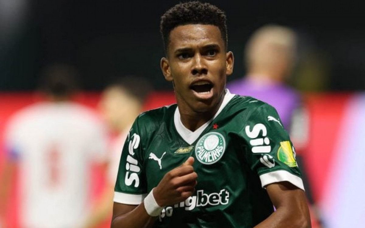 Com direito a gola&ccedil;o de Est&ecirc;v&atilde;o, Palmeiras vence e segue vivo no Paulista