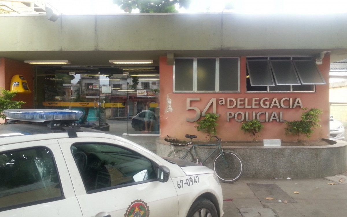 Policiais da 54&ordm; DP realizam opera&ccedil;&atilde;o 