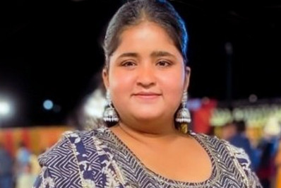 Campeã de levantamento de peso morre ao ser atingida por barra de 270 kg