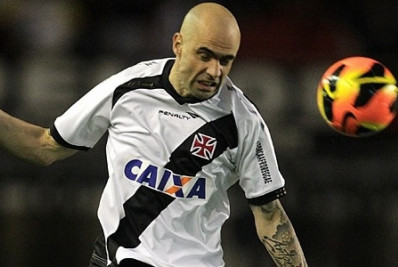 Ex-Vasco é alvo de polêmica por comentário sexista na França