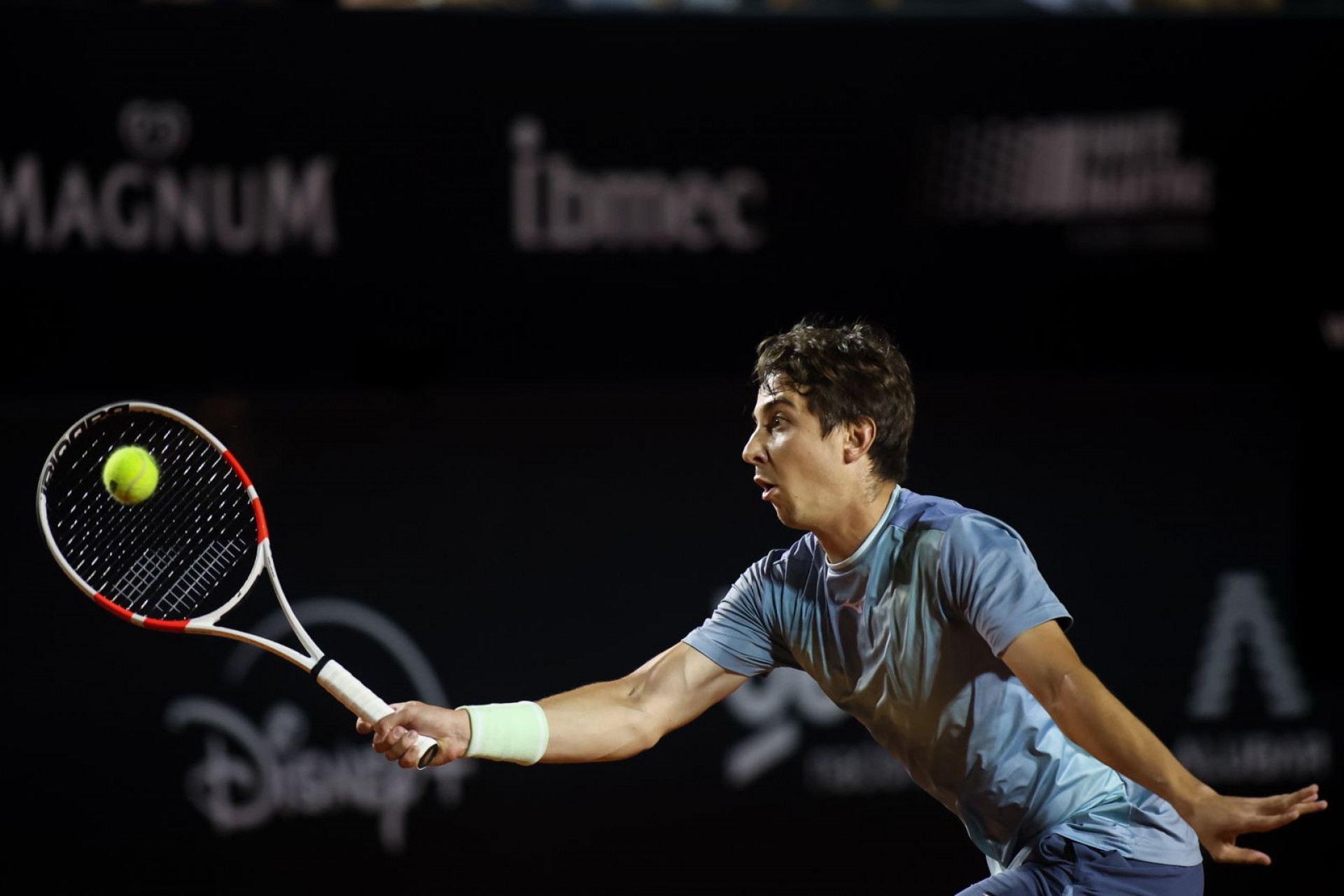 Número 2 do mundo, o alemão Alexander Zverev venceu o cazaque Alexander Schevchenko nas oitavas de final do Rio Open - Renan Areias / Agência O Dia