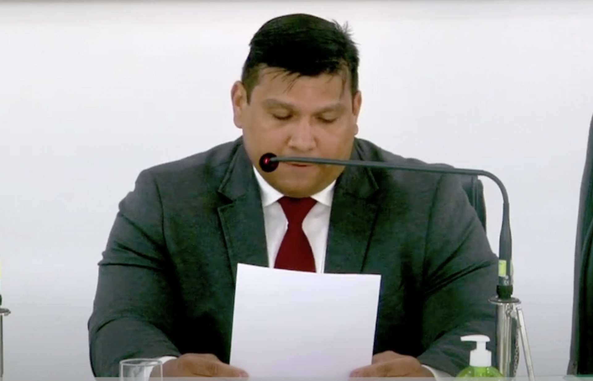 Vereador denuncia possível enriquecimento ilícito de ex-secretário de Obras