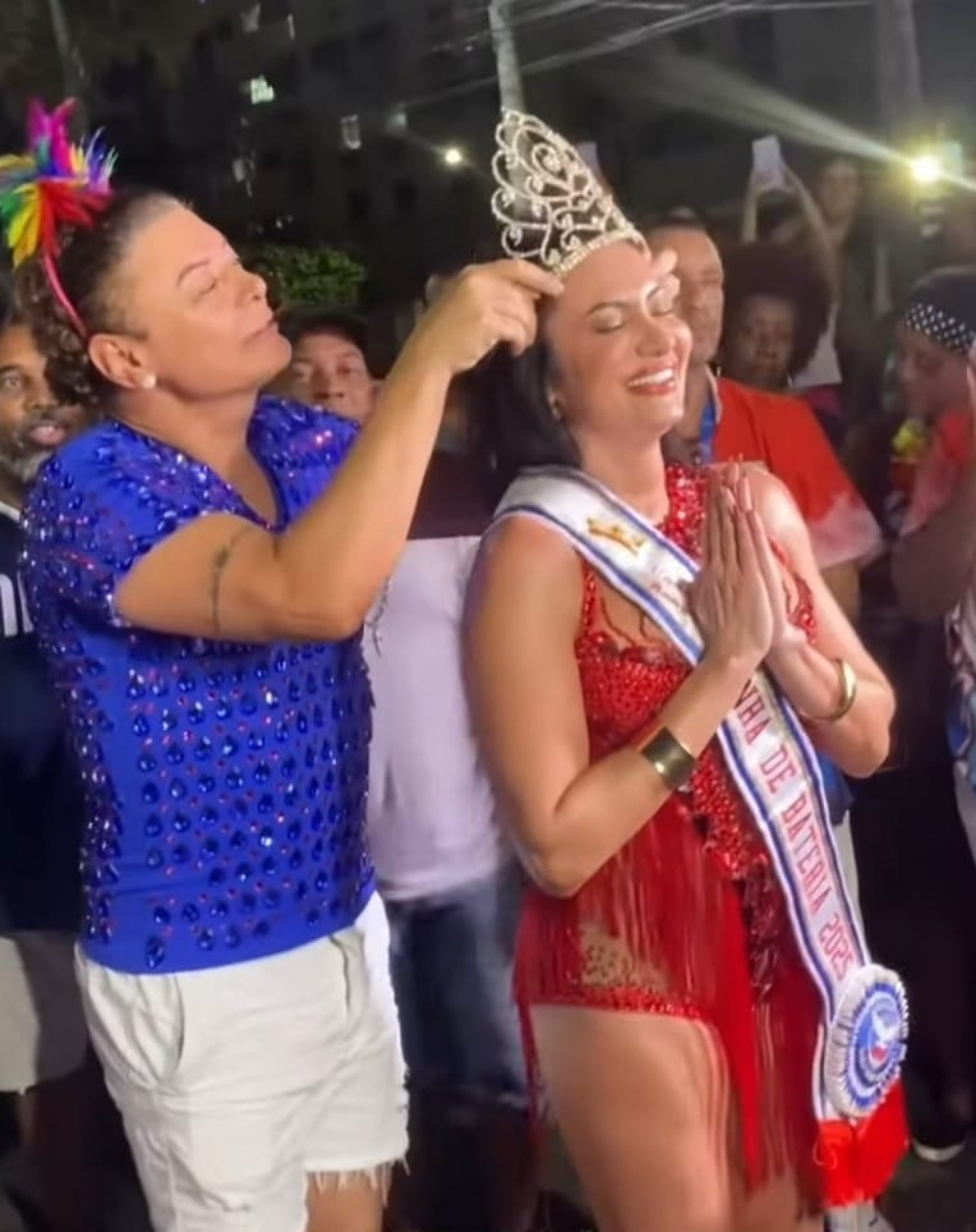 David Brazil coroando Vanessa Rangeli