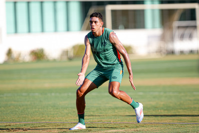 Ceará oficializa a contratação de Paulo Baya, atacante que estava no Fluminense