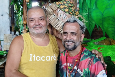 Carnavalesco Jorge Caribé voltará a desfilar na Inocentes de Belford Roxo