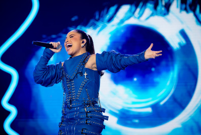 Mari Fernandez dá pontapé em nova fase com projeto voltado ao sertanejo