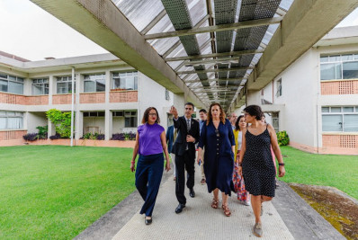 Ministra Luciana Santos realiza visita técnica ao LNCC