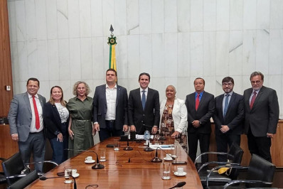 Deputados apresentam propostas para enfermagem