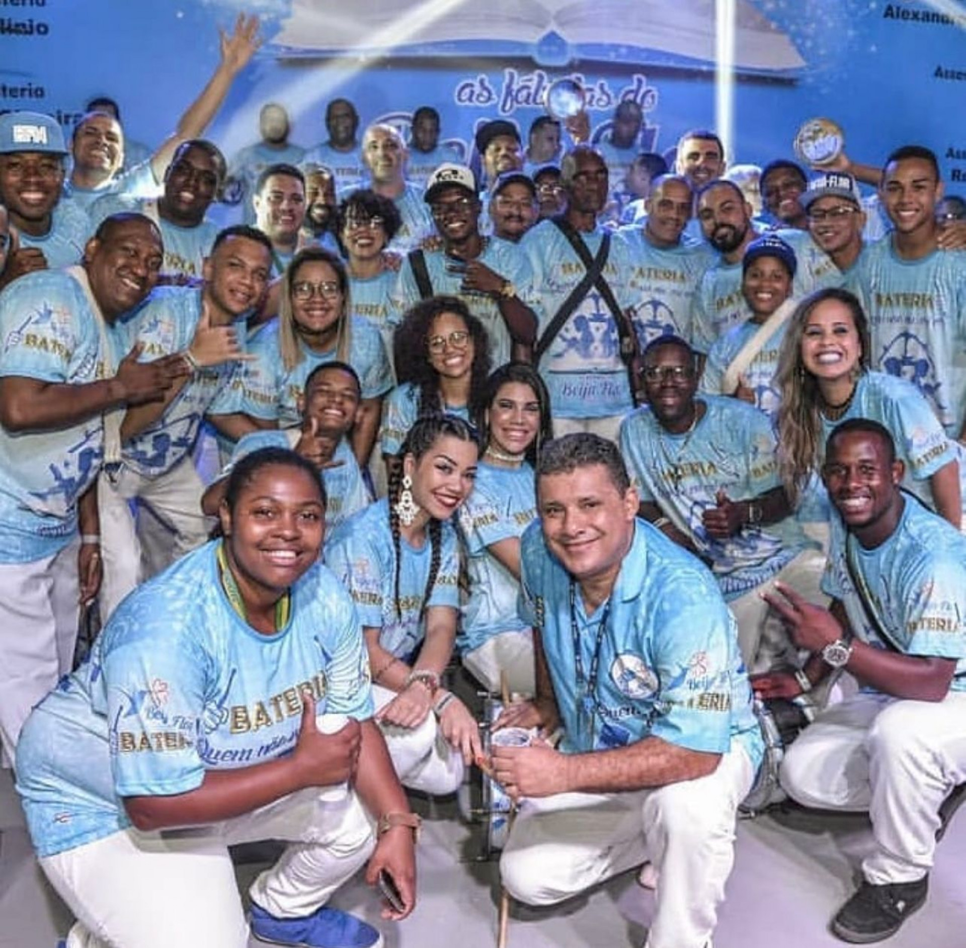 Bateria da Beija-Flor de Nil&oacute;polis - Divulga&ccedil;&atilde;o