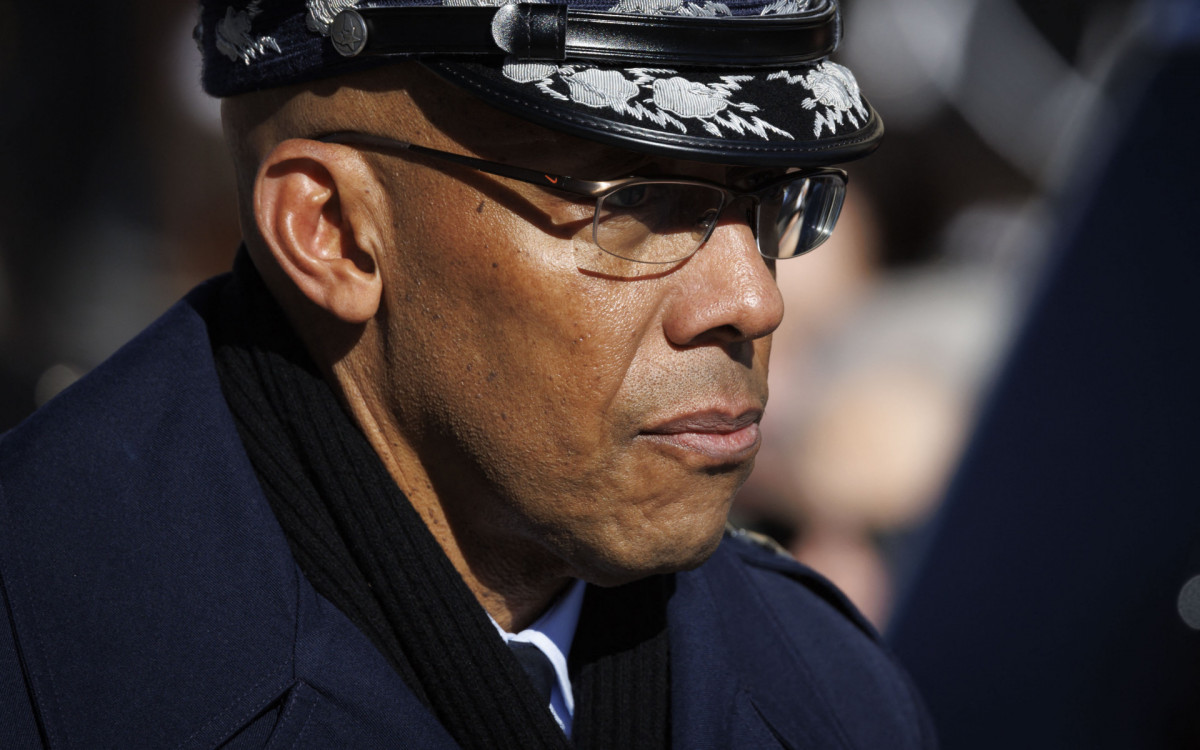 Charles Brown ocupava o cargo desde 2023 e foi indicado pelo ex-presidente Joe Biden