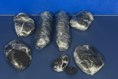 Mulher é presa com drogas escondidas na mala e no corpo na Rodoviária do Rio