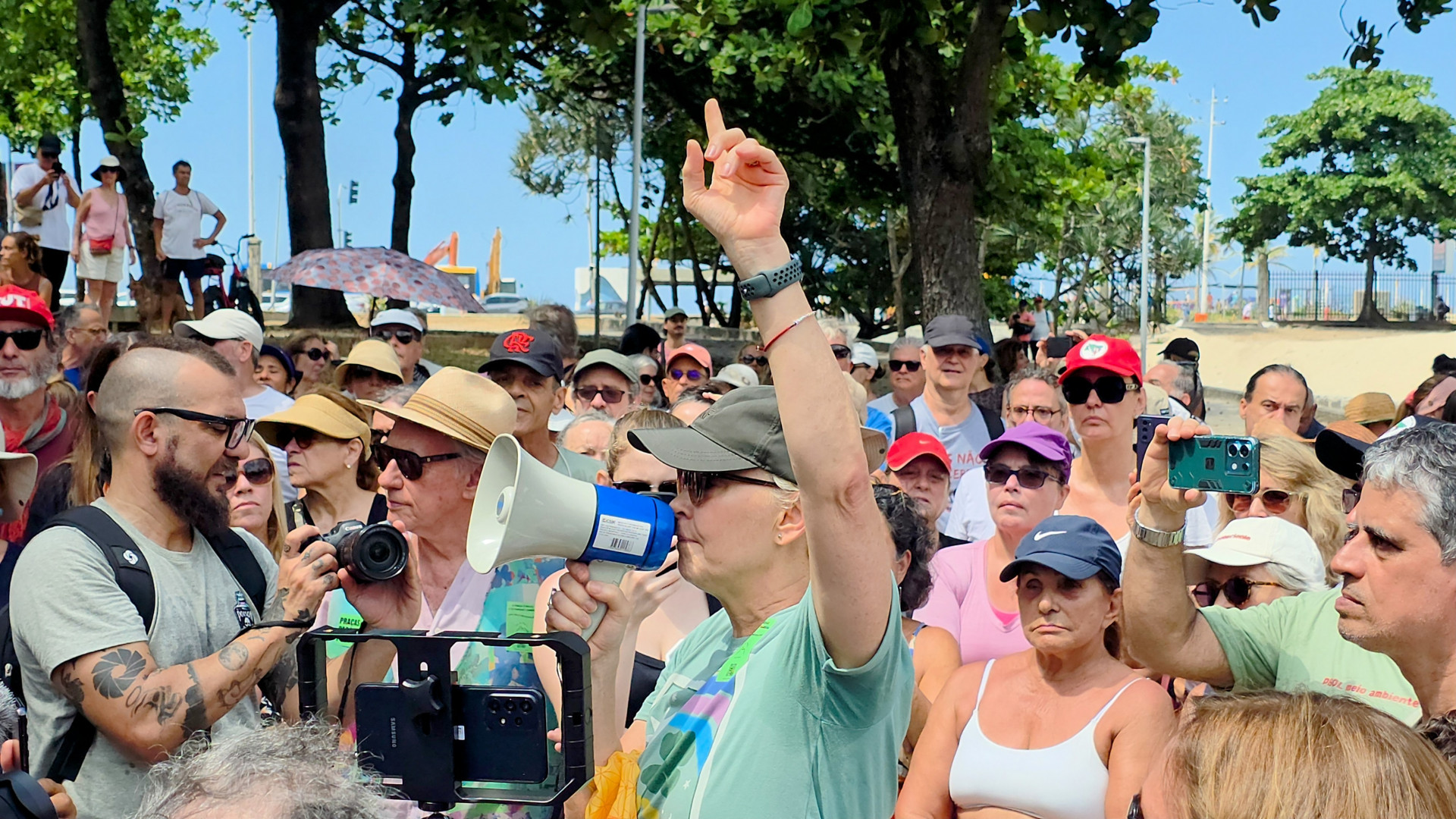 A atriz Julia Lemmertz liderou o movimento no Jardim de Alah - Dan Delmiro / Agnews