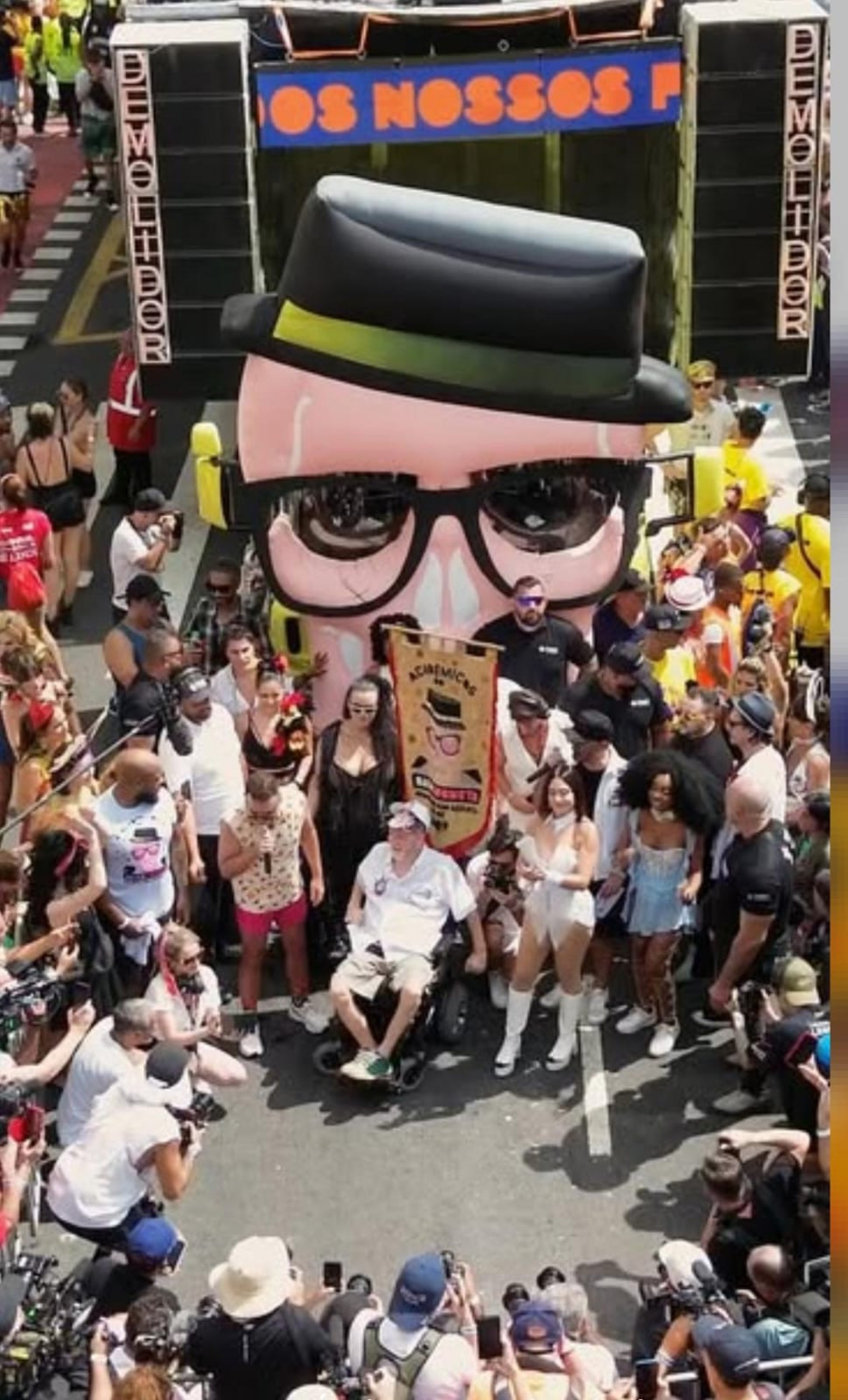 Marcelo Rubens Paiva foi homenageado pelo bloco do Baixo Augusta neste domingo - Reprodução/Redes Sociais
